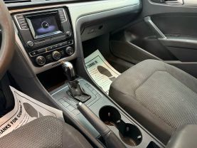 2017 VOLKSWAGEN PASSAT