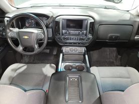 2018 Chevrolet Silverado 1500 Crew Cab - - Image 13