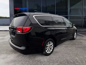 2020 Chrysler Voyager Lxi Minivan 4d - Image 5