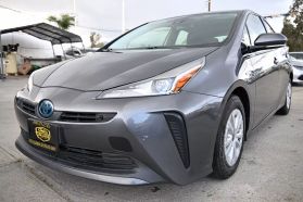 2020 TOYOTA PRIUS HATCHBACK 4-CYL, HYBRID, 1.8 LITER XLE HATCHBACK 4D