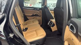 2017 PORSCHE CAYENNE