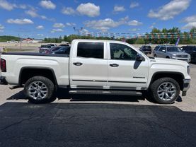 2017 GMC SIERRA 1500 CREW CAB PICKUP V8, ECOTEC3, 6.2 LITER SLT PICKUP 4D 5 3/4 FT