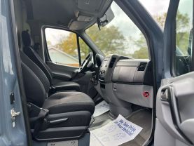 2018 Mercedes-benz Sprinter 2500 Cargo - Image 12
