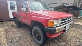 1988 Toyota Pickup - Image 2