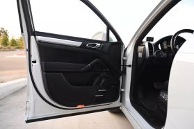 2012 PORSCHE CAYENNE SUV M4851 TURBO