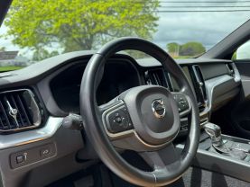 2020 VOLVO XC60 SUV 4-CYL, DRIVE-E, TURBO, 2.0 LITER T5 MOMENTUM SPORT UTILITY 4D