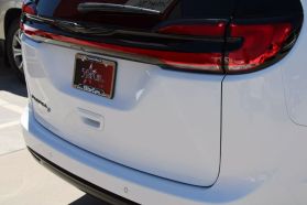 2024 Chrysler Pacifica - Image 14