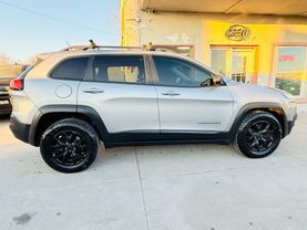 2015 JEEP CHEROKEE SUV V6, 3.2 LITER TRAILHAWK SPORT UTILITY 4D