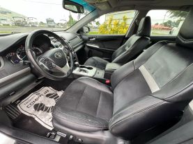 2014 Toyota Camry Se Sedan 4d - Image 16