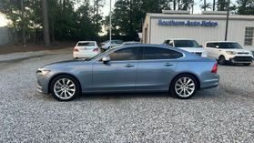 2017 VOLVO S90