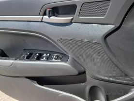 2017 HYUNDAI ELANTRA SEDAN