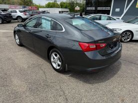 2017 Chevrolet Malibu - Image 8