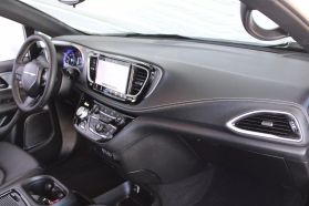 2024 Chrysler Pacifica - Image 10