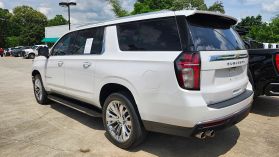 2021 Chevrolet Suburban - Image 5