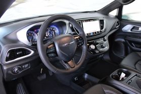 2024 Chrysler Pacifica - Image 6