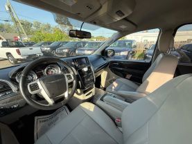 2016 CHRYSLER TOWN & COUNTRY