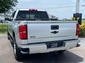 2018 Chevrolet Silverado 1500 Crew Cab Z71 Lt Pickup 4d 5 3/4 Ft - Image 5