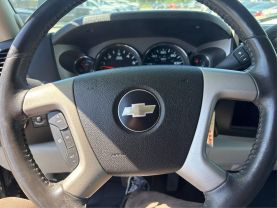 2009 CHEVROLET SILVERADO 1500 CREW CAB PICKUP V8, FLEX FUEL, 5.3 LITER XFE PICKUP 4D 5 3/4 FT