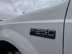 2004 FORD F250 SUPER DUTY CREW CAB PICKUP V8, TURBO DSL 6.0L XL PICKUP 4D 6 3/4 FT