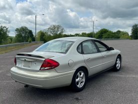 2004 FORD TAURUS SEDAN V6, 3.0 LITER SE SEDAN 4D