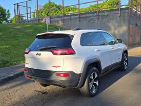 2016 JEEP CHEROKEE SUV V6, 3.2 LITER TRAILHAWK SPORT UTILITY 4D