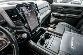 2019 RAM 1500 CREW CAB PICKUP V8, HEMI, 5.7 LITER LIMITED PICKUP 4D 5 1/2 FT