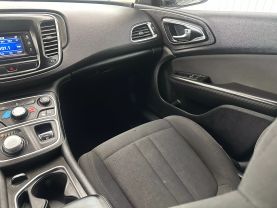 2016 CHRYSLER 200