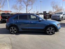 -2023 Kia Niro Plug-in Hybrid - Image 4