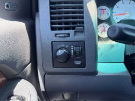 2006 DODGE RAM 1500 MEGA CAB PICKUP V8, HEMI, 5.7 LITER SLT PICKUP 4D 6 1/4 FT