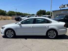 2017 VOLKSWAGEN PASSAT