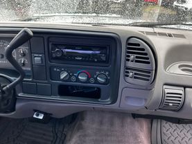 1995 GMC 1500 REGULAR CAB PICKUP V8, 5.0 LITER SHORT BED