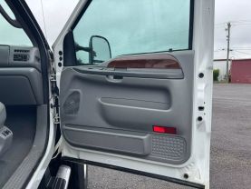 2004 FORD F250 SUPER DUTY CREW CAB PICKUP V8, TURBO DSL 6.0L XL PICKUP 4D 6 3/4 FT