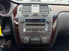 2009 CADILLAC DTS SEDAN V8, 4.6 LITER SEDAN 4D
