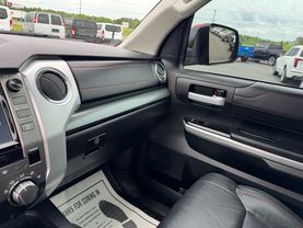 2017 TOYOTA TUNDRA CREWMAX