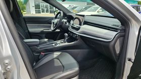 2024 Jeep Compass - Image 8