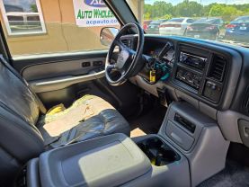 2001 CHEVROLET TAHOE SUV V8, 5.3 LITER SPORT UTILITY 4D