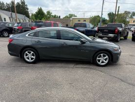 2017 Chevrolet Malibu - Image 5