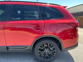 2018 Mitsubishi Outlander - Image 2