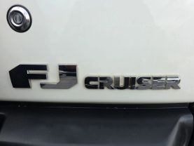 2013 TOYOTA FJ CRUISER SUV V6, 4.0 LITER SPORT UTILITY 2D