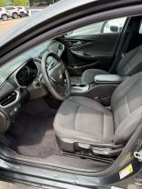 2017 Chevrolet Malibu - Image 9