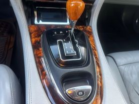 2004 JAGUAR XJ SEDAN V8, 4.2 LITER VANDEN PLAS SEDAN 4D