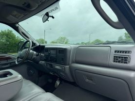 2004 FORD F250 SUPER DUTY CREW CAB PICKUP V8, TURBO DSL 6.0L XL PICKUP 4D 6 3/4 FT
