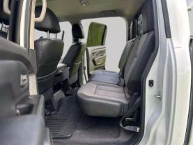 2017 NISSAN TITAN XD CREW CAB PICKUP V8, TURBO DIESEL, 5.0L S PICKUP 4D 6 1/2 FT