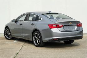 2023 Chevrolet Malibu - Image 12