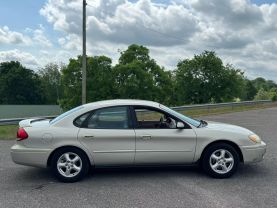 2004 FORD TAURUS SEDAN V6, 3.0 LITER SE SEDAN 4D
