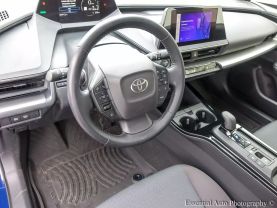 -2023 Toyota Prius - Image 10