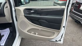 2017 DODGE GRAND CARAVAN PASSENGER PASSENGER V6, FLEX FUEL, 3.6 LITER SE MINIVAN 4D