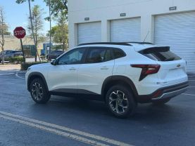 2024 CHEVROLET TRAX SUV WHITE AUTOMATIC - Iron Cars Inc