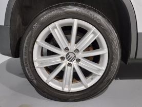 2011 Volkswagen Tiguan - - Image 14
