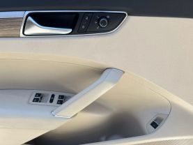 2017 VOLKSWAGEN PASSAT
